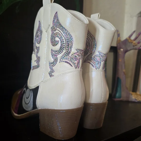 HANDCRAFTED Upcycle Cowgirl Boots HANDPAINTED Ankle Boots Block Heel Shoes 9.5 - Picture 15 of 16